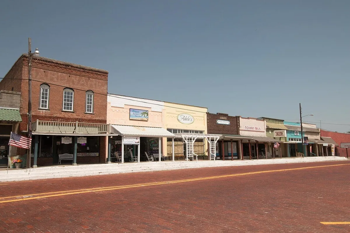 Commercial property in Wills Point, Texas